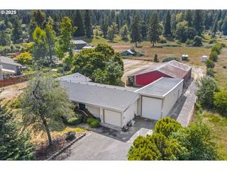 15317 S HATTAN Rd, Oregon City, OR 97045