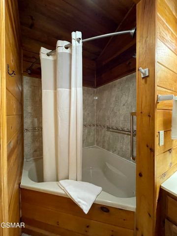 4023 Ole Smoky Way, Sevierville, TN 37862