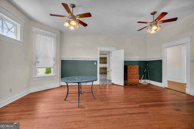 170 S Mcintosh Street, Elberton, GA 30635