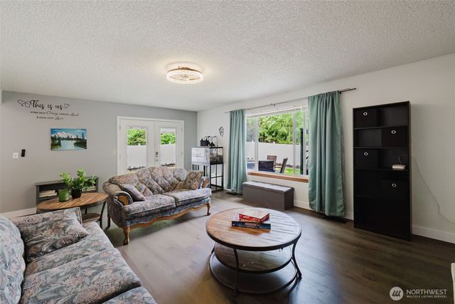 4550 NW Shelley Drive, Silverdale, WA 98383