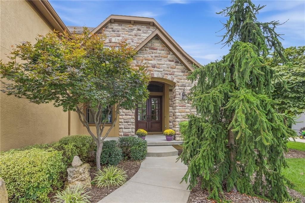 16250 Canterbury Road, Overland Park, KS 66085