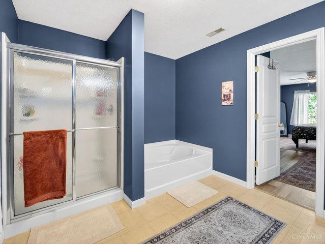 1755 Weatherstone Circle, Monroe, OH 45050