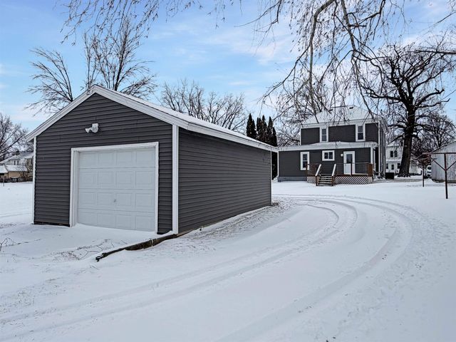 614 1st Street, Traer, IA 50675