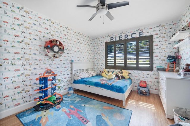 3411 Riviera Dr, Coral Gables, FL 33134