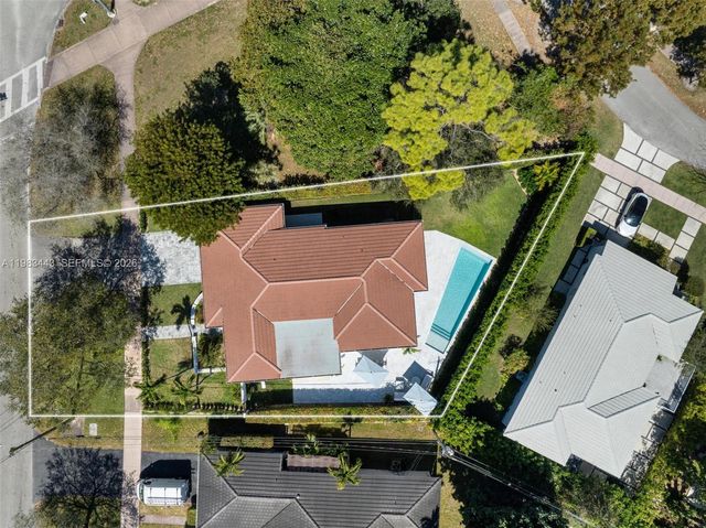 3411 Riviera Dr, Coral Gables, FL 33134