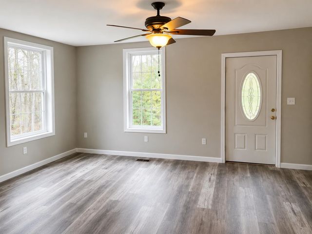 68 King Road, Chichester, NH 03258