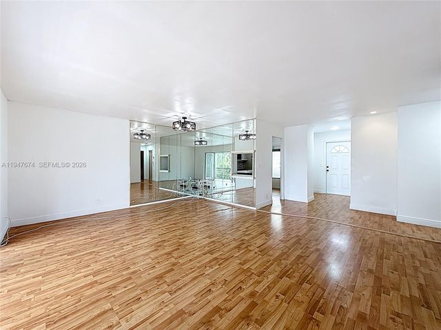 1000 NE 14th Ave 411, Hallandale Beach, FL 33009