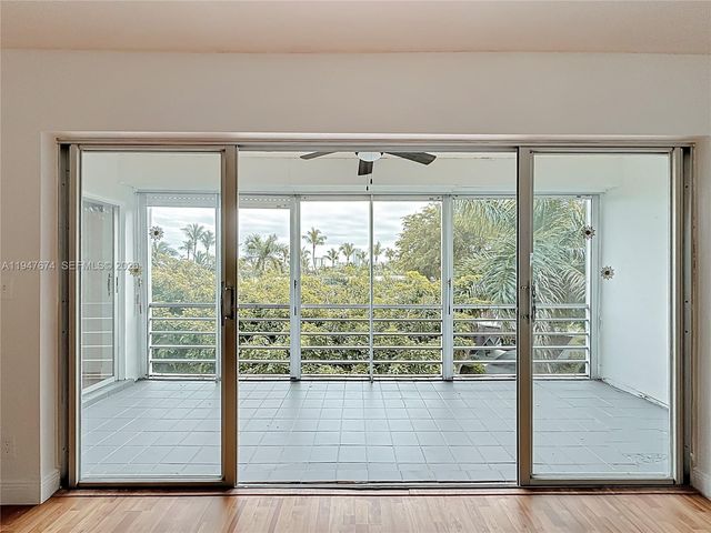 1000 NE 14th Ave 411, Hallandale Beach, FL 33009