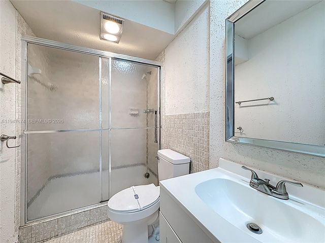 1000 NE 14th Ave 411, Hallandale Beach, FL 33009