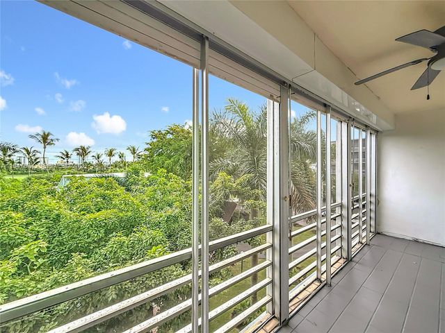 1000 NE 14th Ave 411, Hallandale Beach, FL 33009