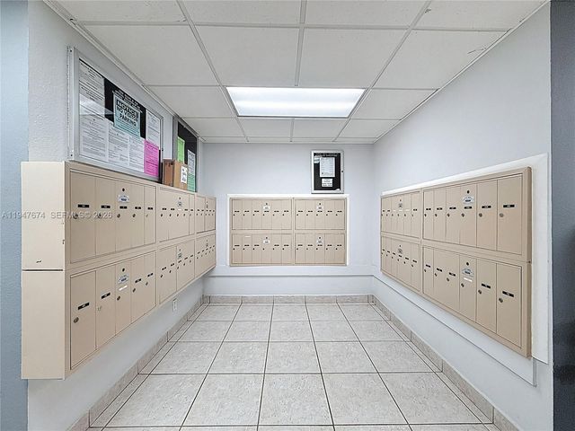 1000 NE 14th Ave 411, Hallandale Beach, FL 33009