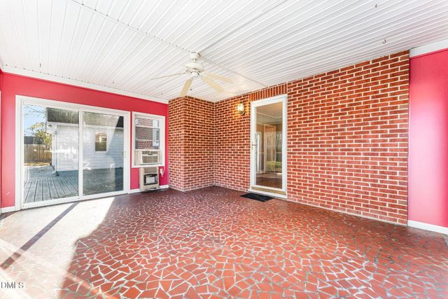 113 W Riverside Drive, Smithfield, NC 27577