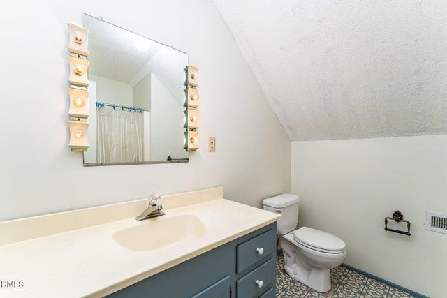 113 W Riverside Drive, Smithfield, NC 27577