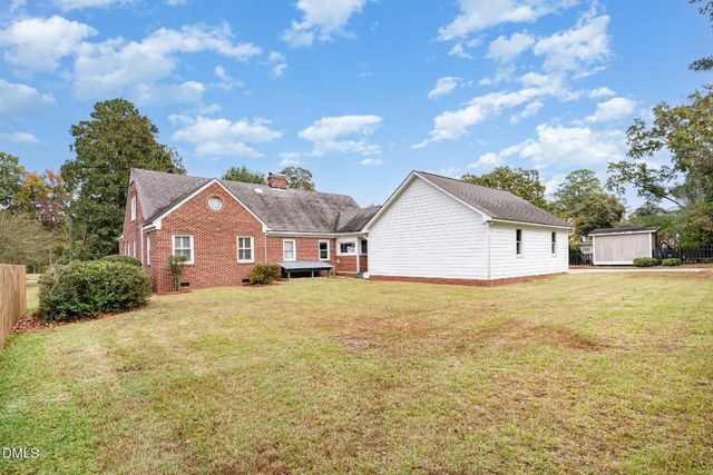 113 W Riverside Drive, Smithfield, NC 27577