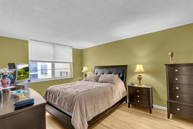 2600 NW 49th Avenue 309, Lauderdale Lakes, FL 33313