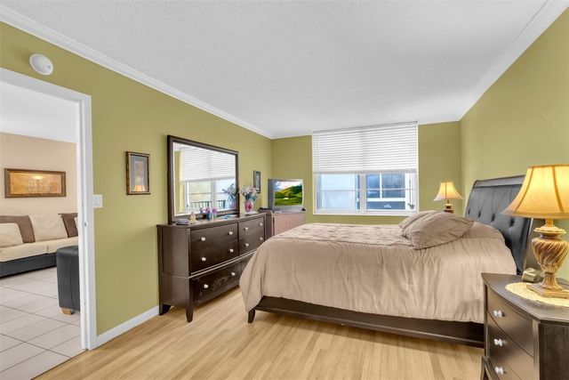 2600 NW 49th Avenue 309, Lauderdale Lakes, FL 33313