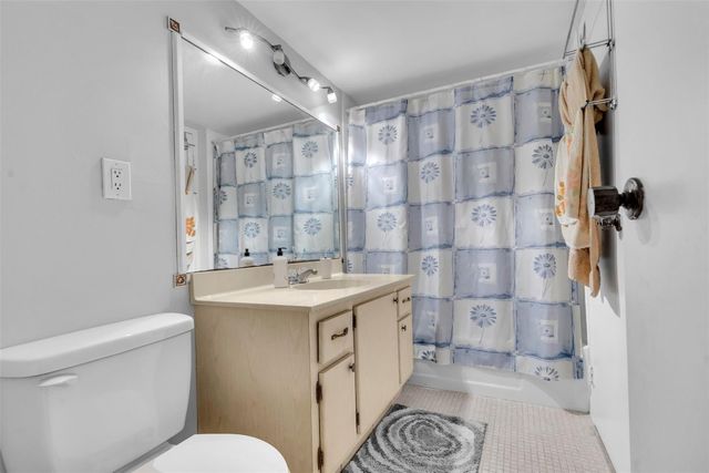 2600 NW 49th Avenue 309, Lauderdale Lakes, FL 33313