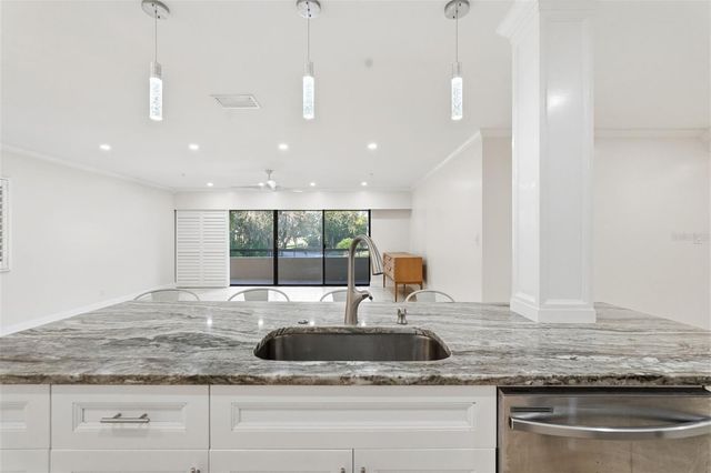 36750 US HIGHWAY 19 N 5-202, Palm Harbor, FL 34683