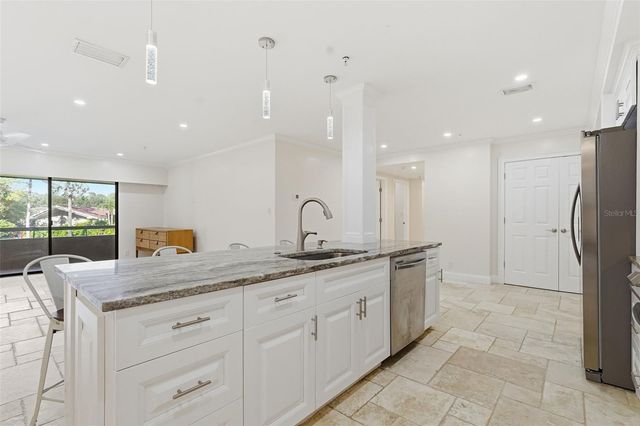 36750 US HIGHWAY 19 N 5-202, Palm Harbor, FL 34683