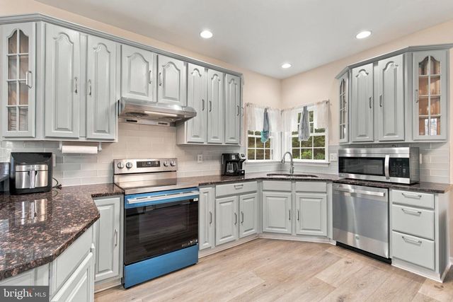 24 PEBBLE PL, Fredericksburg, VA 22405
