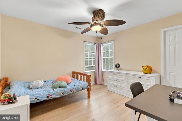 24 PEBBLE PL, Fredericksburg, VA 22405