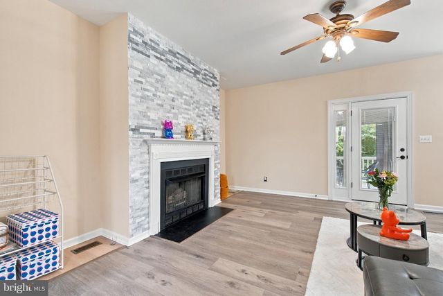 24 PEBBLE PL, Fredericksburg, VA 22405