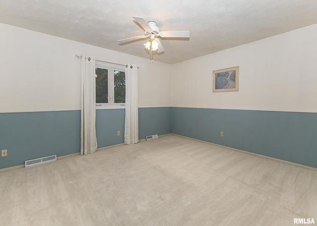 2705 36TH Street, Rock Island, IL 61201