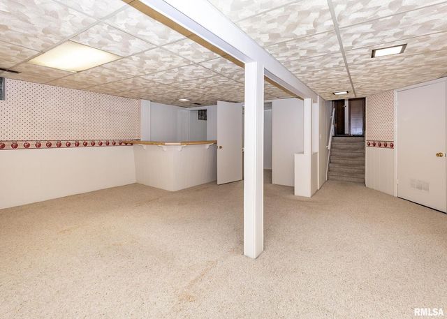 2705 36TH Street, Rock Island, IL 61201