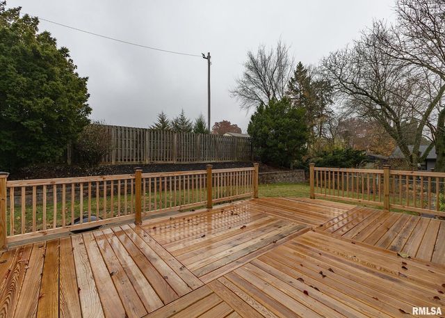 2705 36TH Street, Rock Island, IL 61201