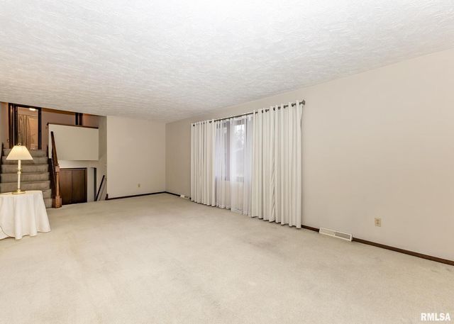 2705 36TH Street, Rock Island, IL 61201