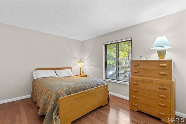 12233 Country Place Drive, Maryland Heights, MO 63043