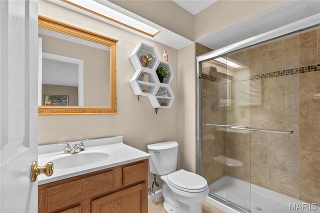 12233 Country Place Drive, Maryland Heights, MO 63043