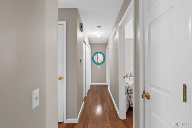 12233 Country Place Drive, Maryland Heights, MO 63043
