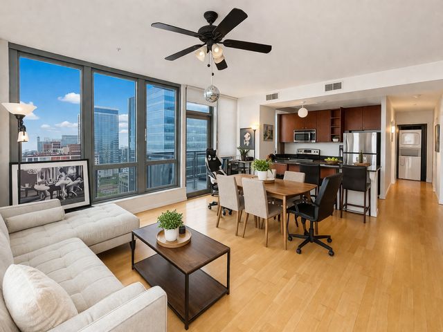 565 W Quincy Street 1709, Chicago, IL 60661