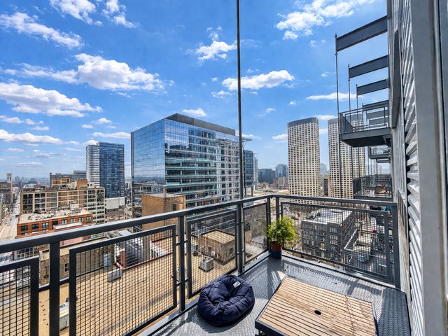 565 W Quincy Street 1709, Chicago, IL 60661