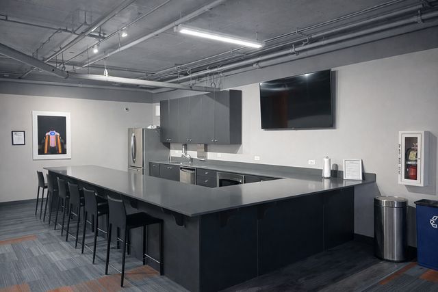 565 W Quincy Street 1709, Chicago, IL 60661