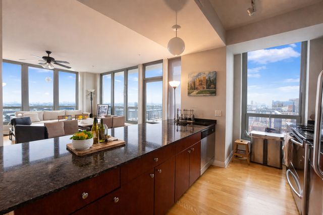 565 W Quincy Street 1709, Chicago, IL 60661