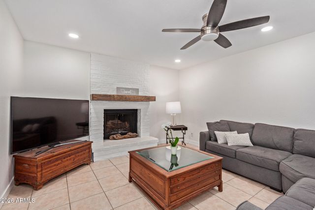 1347 W Lobo Avenue, Mesa, AZ 85202
