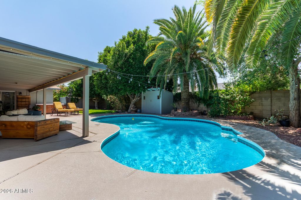 1347 W Lobo Avenue, Mesa, AZ 85202