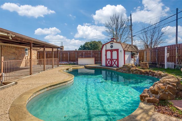 721 NW Ann Lois Lane, Burleson, TX 76028