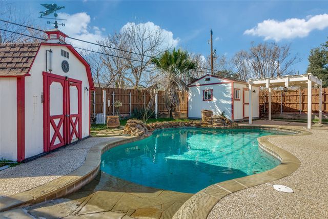 721 NW Ann Lois Lane, Burleson, TX 76028