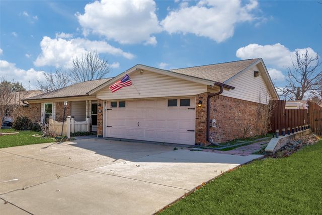 721 NW Ann Lois Lane, Burleson, TX 76028