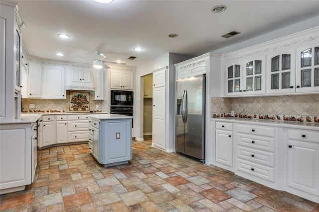 721 NW Ann Lois Lane, Burleson, TX 76028
