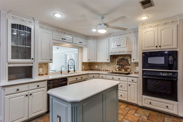 721 NW Ann Lois Lane, Burleson, TX 76028