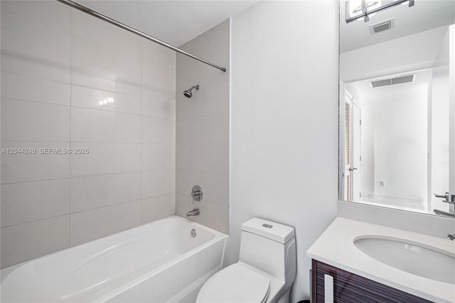 2020 N Bayshore Drive 3904, Miami, FL 33137