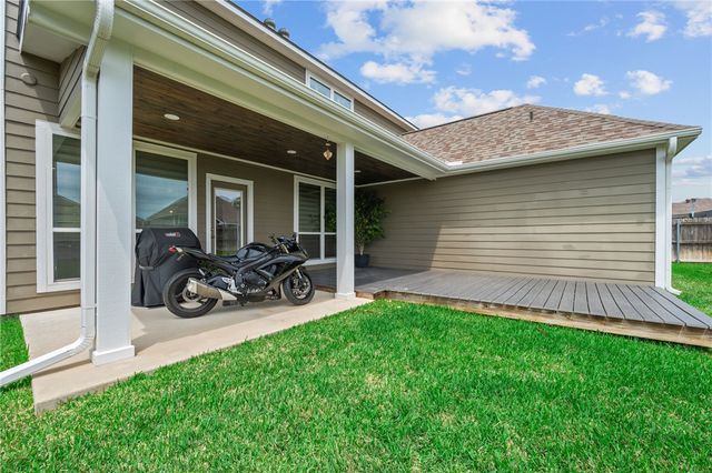 2020 Kathryn Drive, Bryan, TX 77807