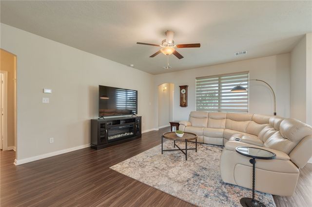 2020 Kathryn Drive, Bryan, TX 77807