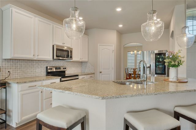 2020 Kathryn Drive, Bryan, TX 77807