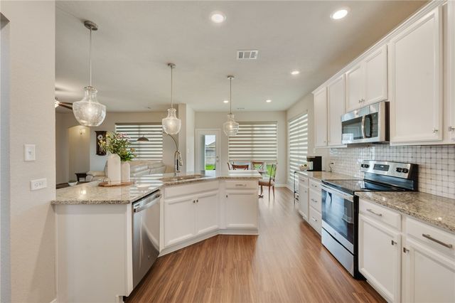 2020 Kathryn Drive, Bryan, TX 77807