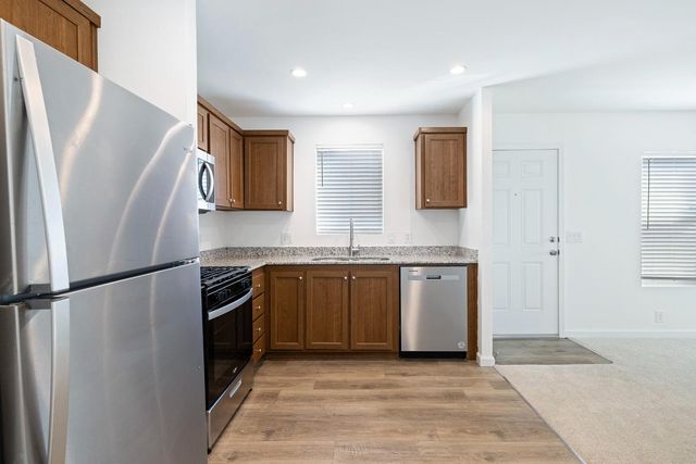 1719 W Olive Avenue # 37, Fresno, CA 93728